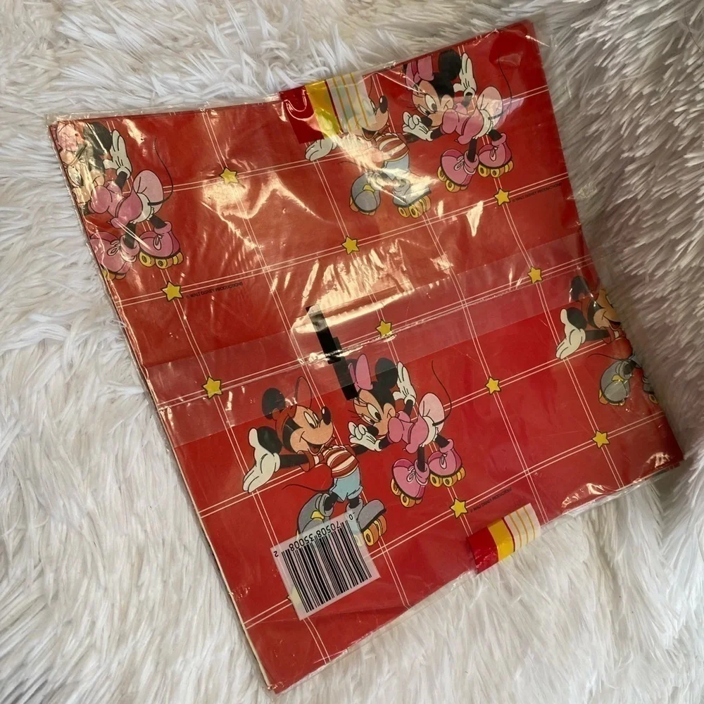 NWT Vintage Disney Micky and Minnie gift wrap by CLEO